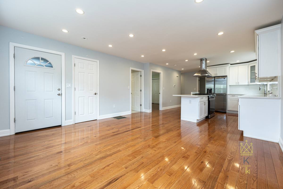 Apartment for rent at 1495 Hyde Park Ave #1, Hyde Park, MA 02136