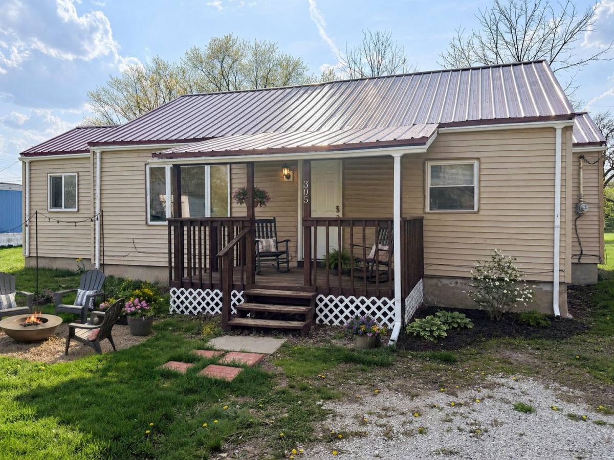 House for rent at 305 N Biltmore Ave, Muncie, IN 47303
