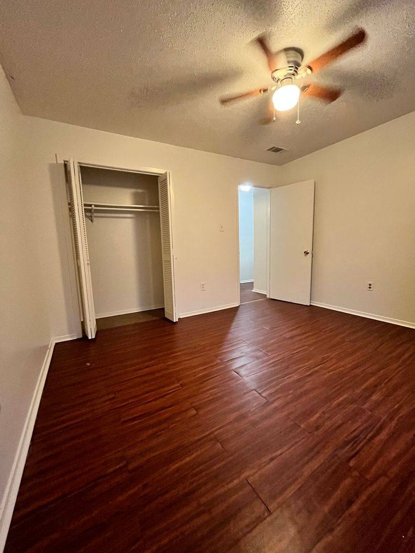 Apartment for rent at 412-418 E 3rd St, Lonoke, AR 72086