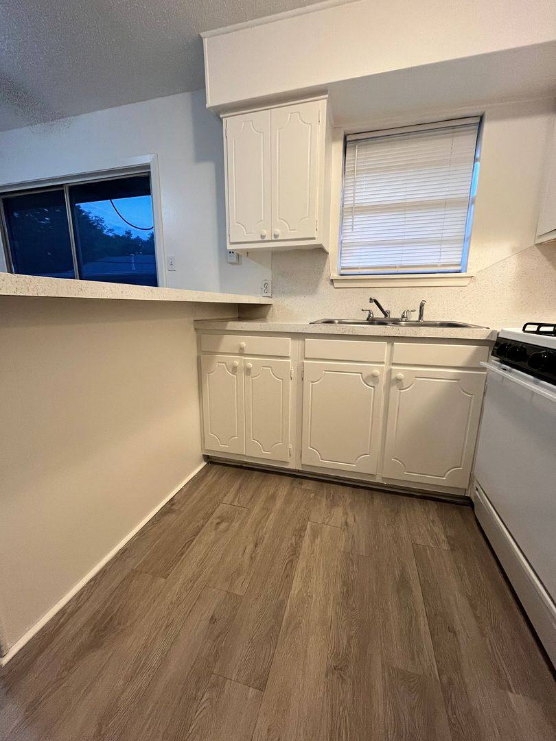 Apartment for rent at 412-418 E 3rd St, Lonoke, AR 72086