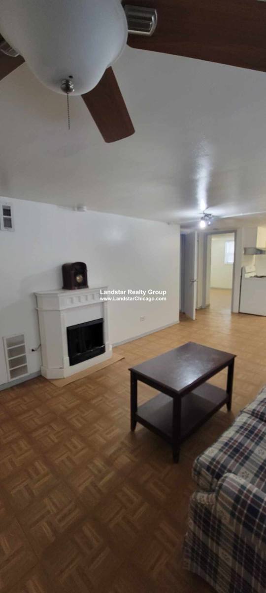 Apartment for rent at 4816 W Grace St #G, Chicago, IL 60641