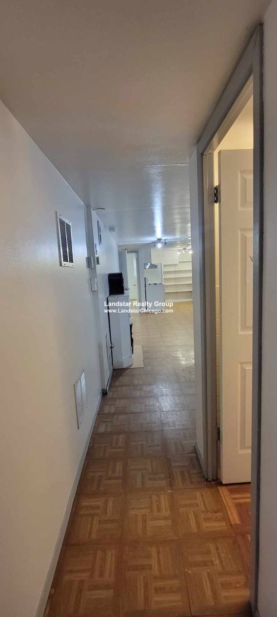 Apartment for rent at 4816 W Grace St #G, Chicago, IL 60641