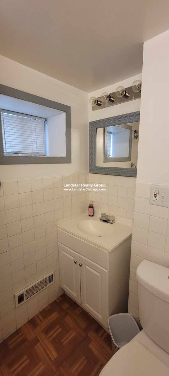 Apartment for rent at 4816 W Grace St #G, Chicago, IL 60641