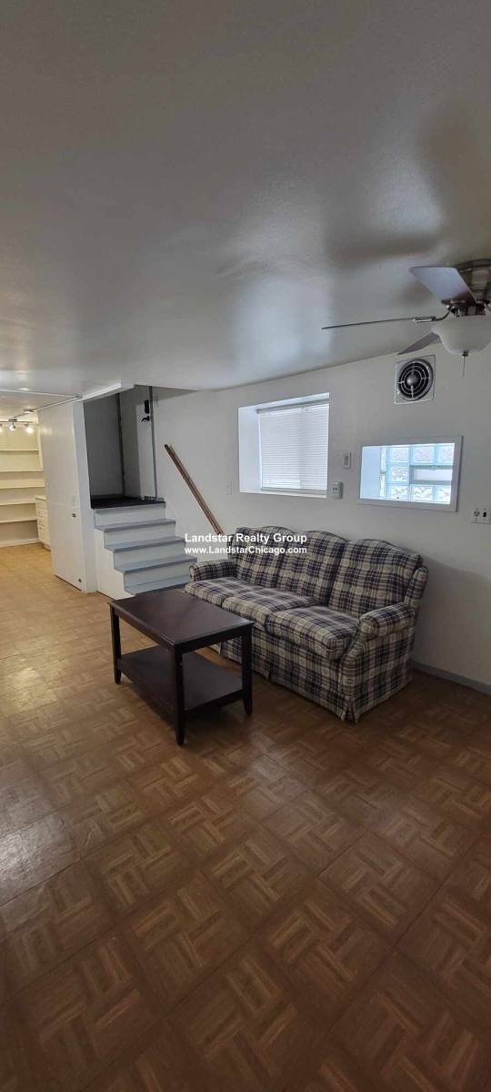 Apartment for rent at 4816 W Grace St #G, Chicago, IL 60641
