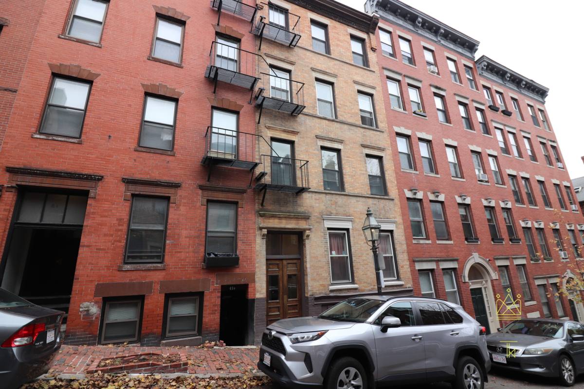 Apartment for rent at 39 Irving St #1, Boston, MA 02114