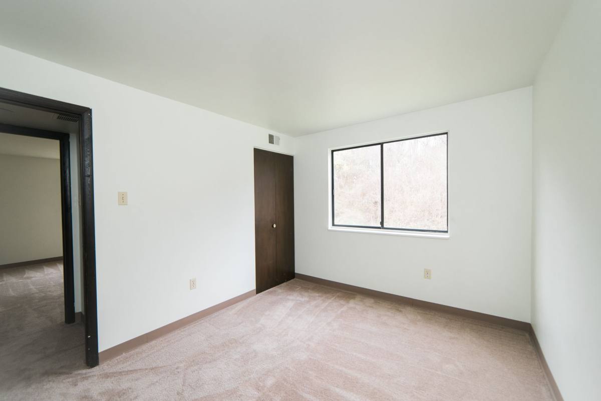 Apartment for rent at 130 Sunnyhill Dr, Beaver Falls, PA 15010