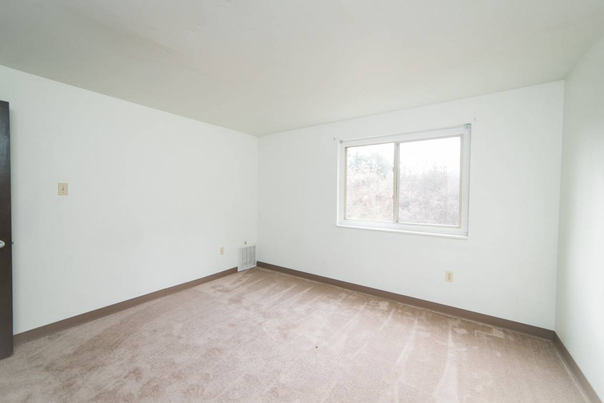 Apartment for rent at 130 Sunnyhill Dr, Beaver Falls, PA 15010