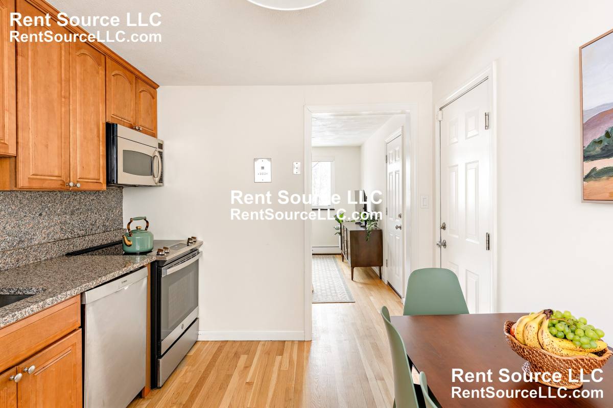 Apartment for rent at 5 Centre St #32, Cambridge, MA 02139