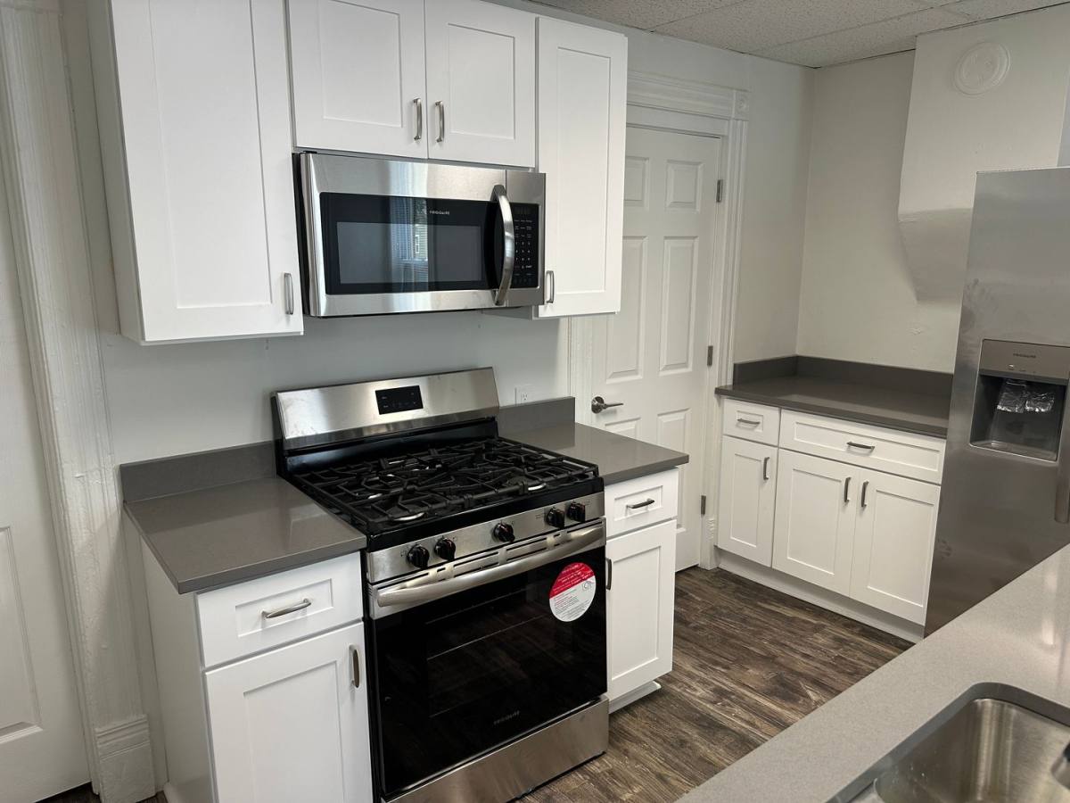 Apartment for rent at 652 Chatham NW, Grand Rapids, MI 49504