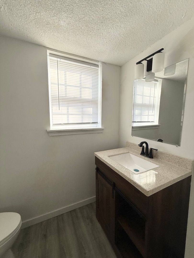 Apartment for rent at 4918 Ames Ave, Omaha, NE 68104