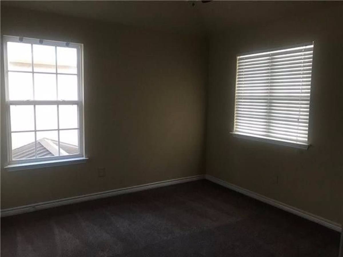 Townhouse for rent at 5916 Clearwater Dr, The Colony, TX 75056