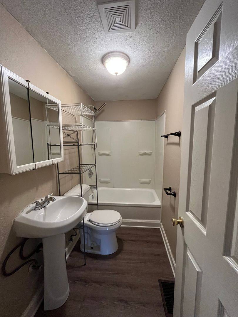 Apartment for rent at 4604 Illinois Ave, Nashville, TN 37209