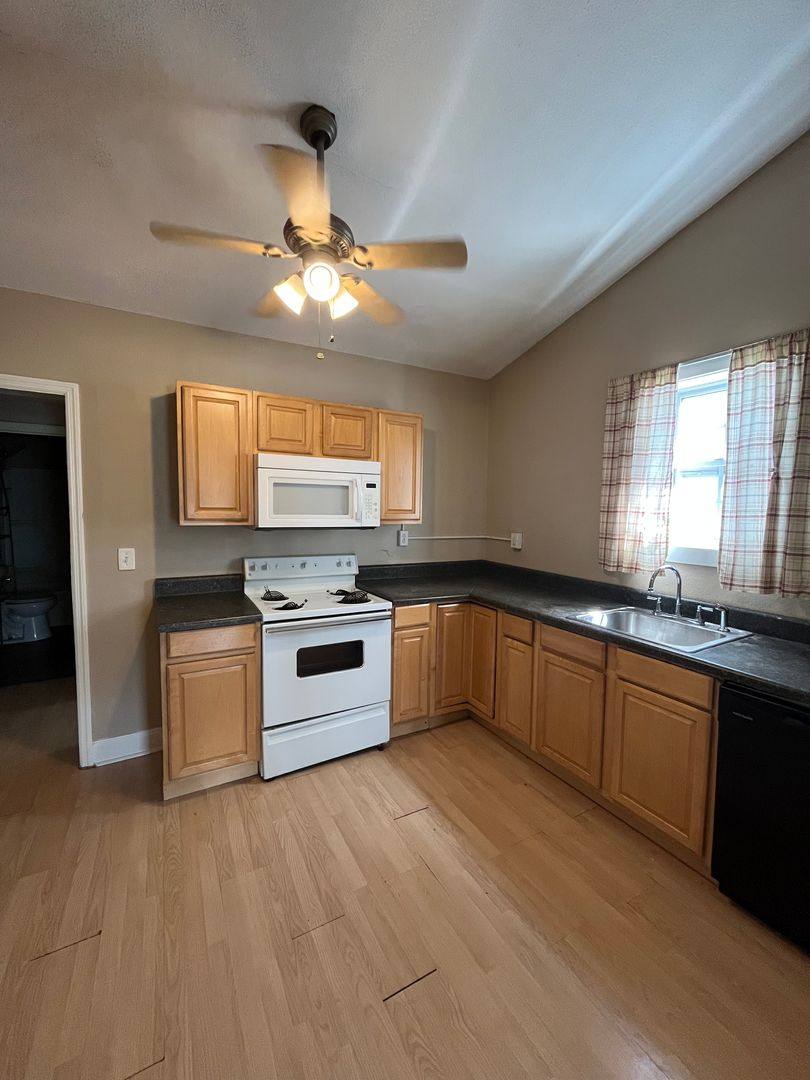 Apartment for rent at 4604 Illinois Ave, Nashville, TN 37209
