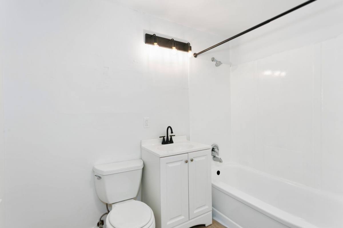 Apartment for rent at 610 S Sheridan Ave, Tacoma, WA 98405