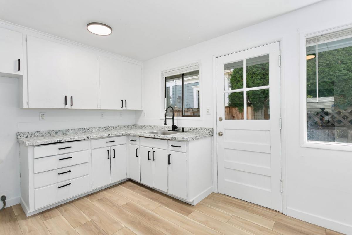 Apartment for rent at 610 S Sheridan Ave, Tacoma, WA 98405
