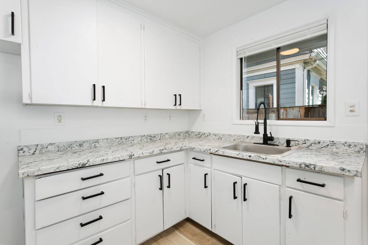 Apartment for rent at 610 S Sheridan Ave, Tacoma, WA 98405