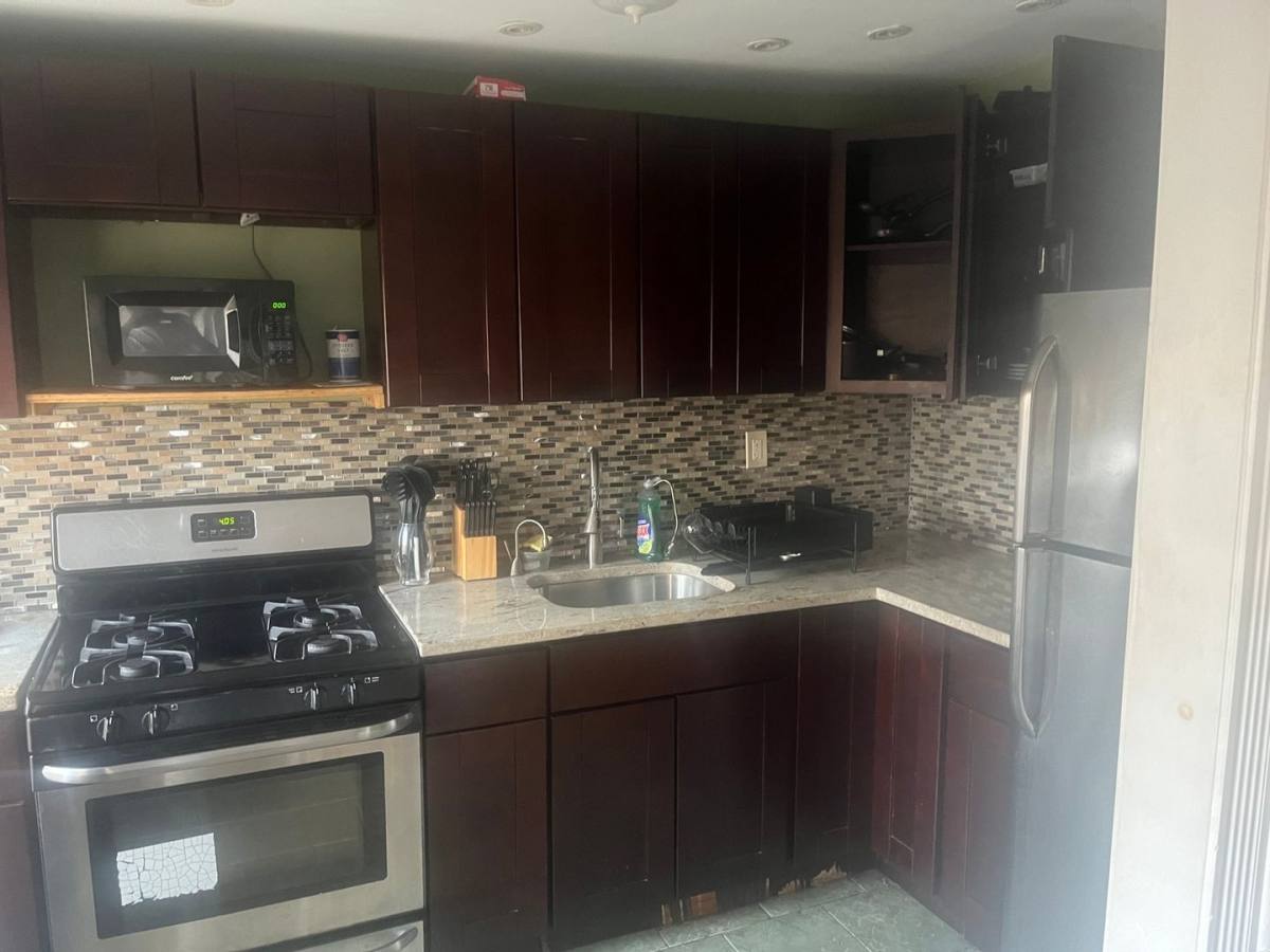Townhouse for rent at 579 Putnam Ave, Brooklyn, NY 11221