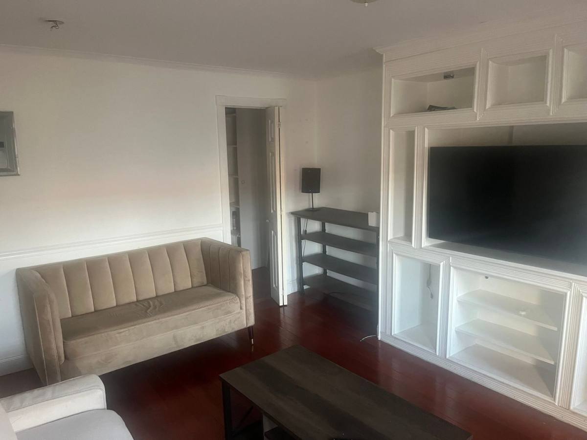 Townhouse for rent at 579 Putnam Ave, Brooklyn, NY 11221