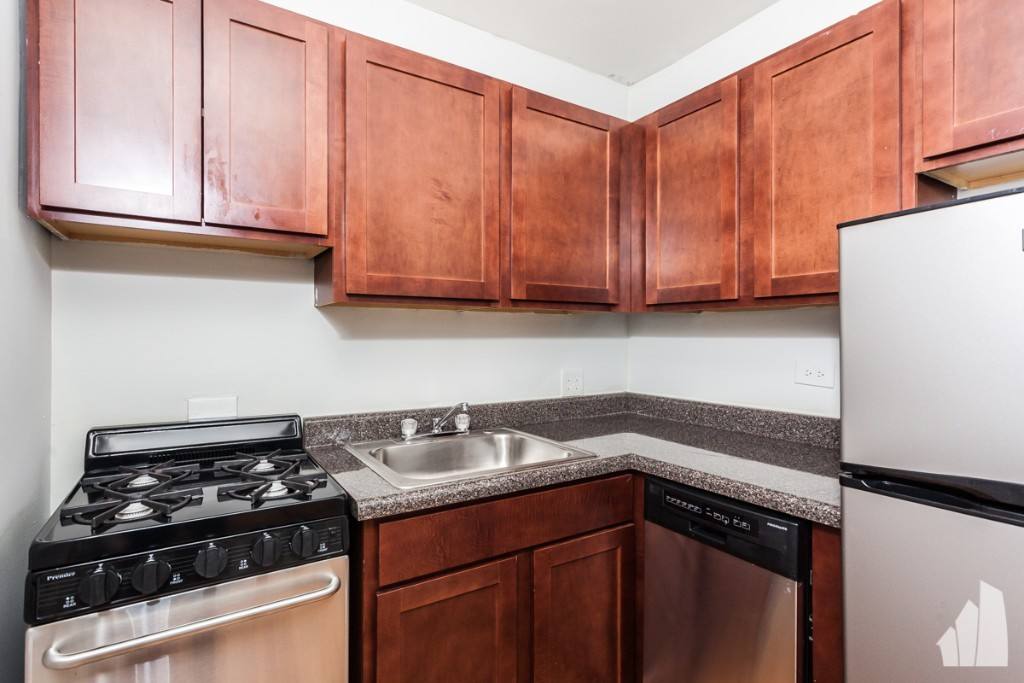 Apartment for rent at 817 W Cornelia Ave #307, Chicago, IL 60657