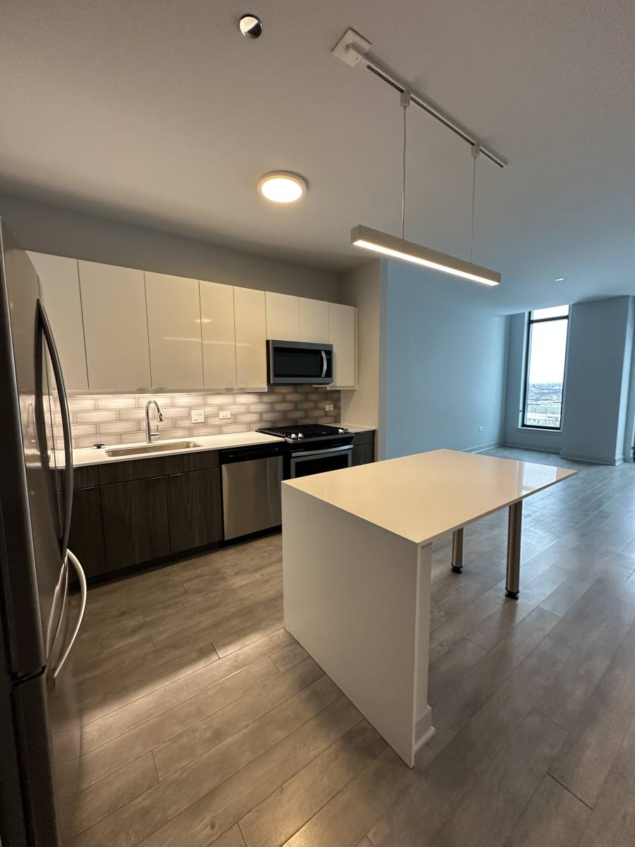 Apartment for rent at 1025 W Addison St #705, Chicago, IL 60613