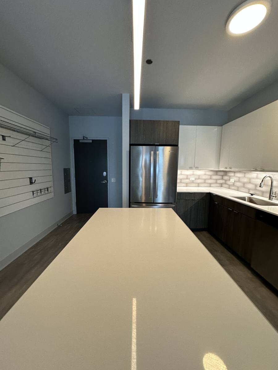 Apartment for rent at 1025 W Addison St #705, Chicago, IL 60613
