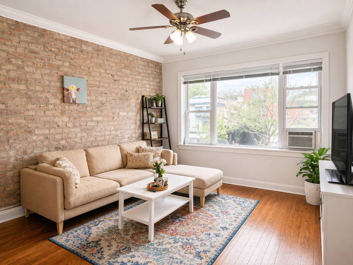 Apartment for rent at 2467 N Clark #2, Chicago, IL 60614