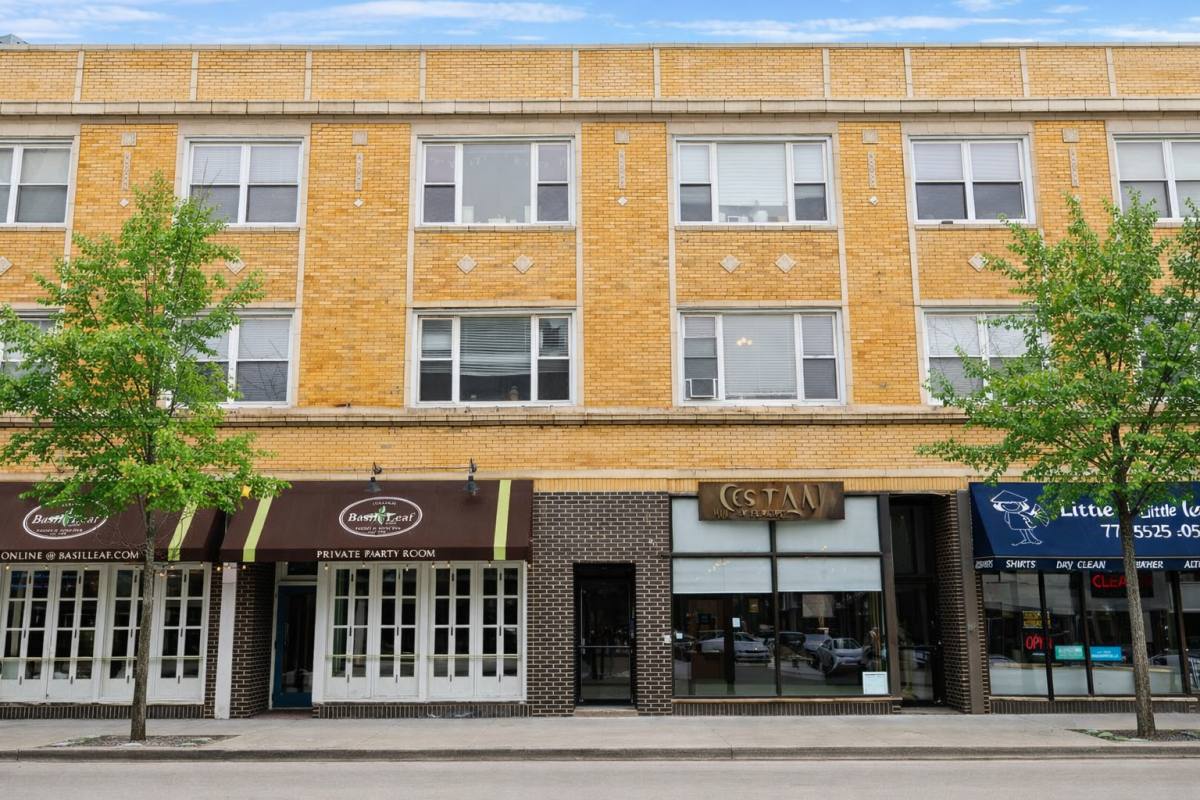 Apartment for rent at 2467 N Clark #2, Chicago, IL 60614