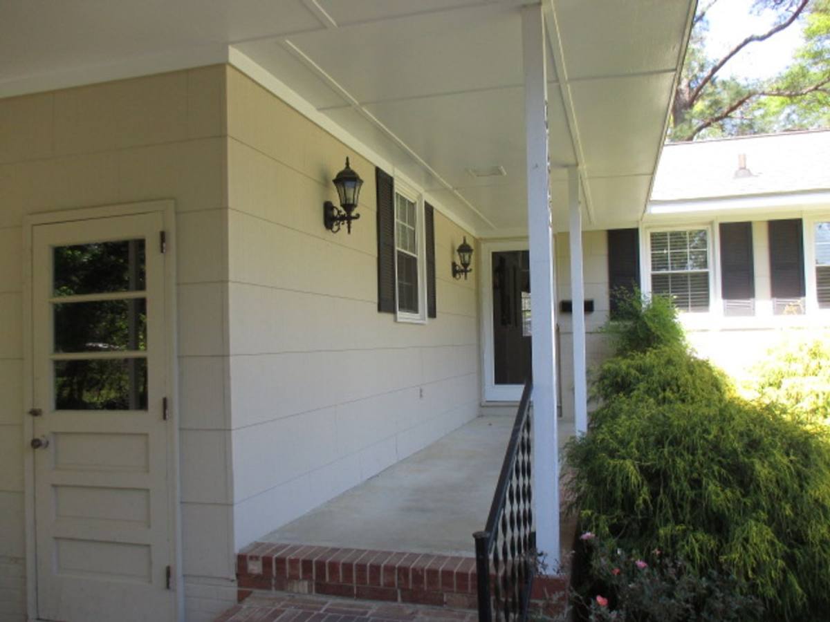 House for rent at 3102 Northwoods Dr, Jacksonville, NC 28540