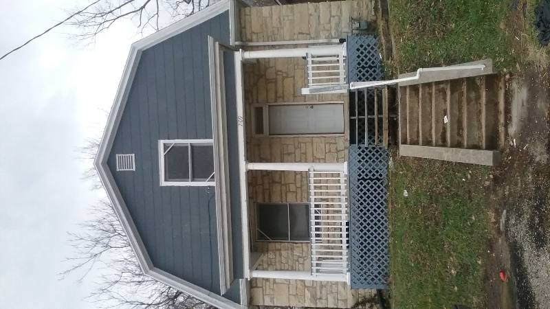 House for rent at 709 Monroe St, Jefferson City, MO 65101