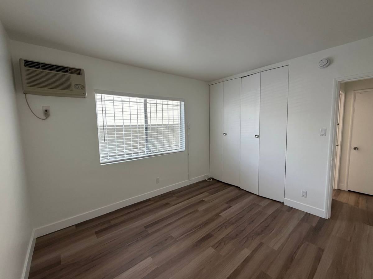 Apartment for rent at 1194 W 30th St, Los Angeles, CA 90007