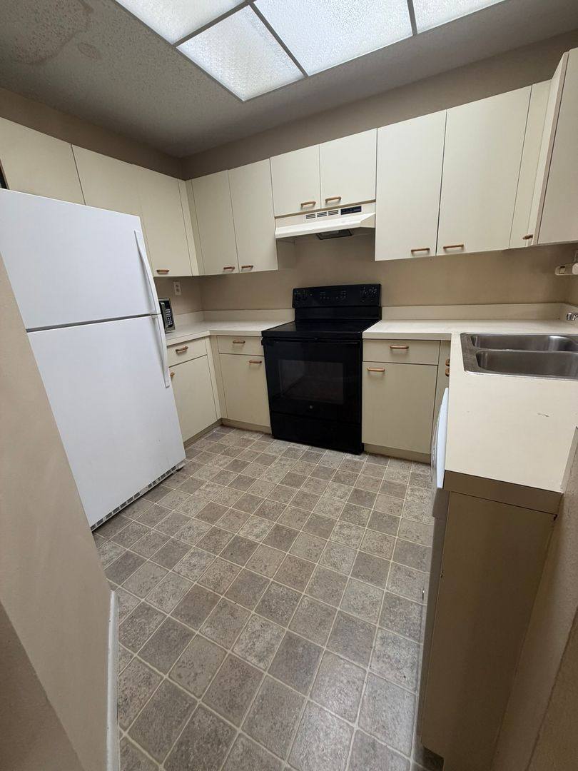 Townhouse for rent at 47 Emerald Bay Dr, Oldsmar, FL 34677