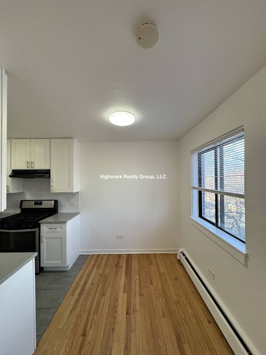 Apartment for rent at 6972 N Sheridan Rd, Chicago, IL 60626