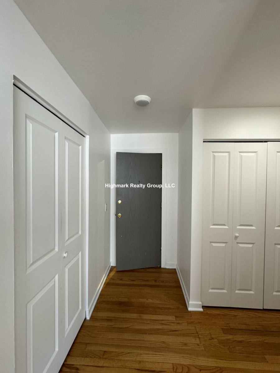 Apartment for rent at 6972 N Sheridan Rd #414, Chicago, IL 60626