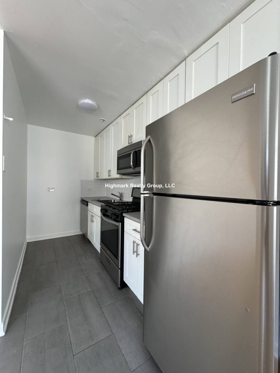 Apartment for rent at 6972 N Sheridan Rd #414, Chicago, IL 60626