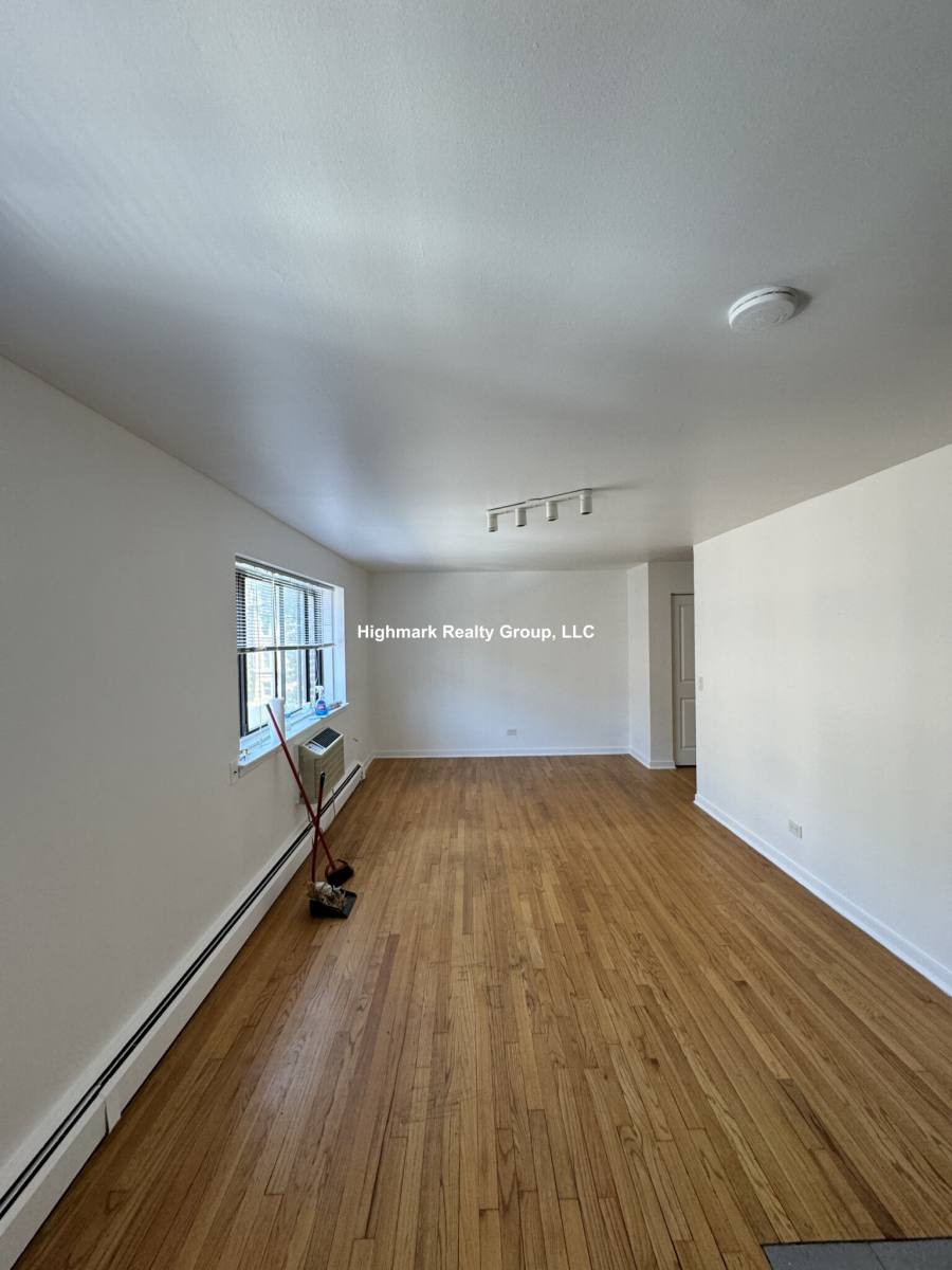 Apartment for rent at 6972 N Sheridan Rd #414, Chicago, IL 60626