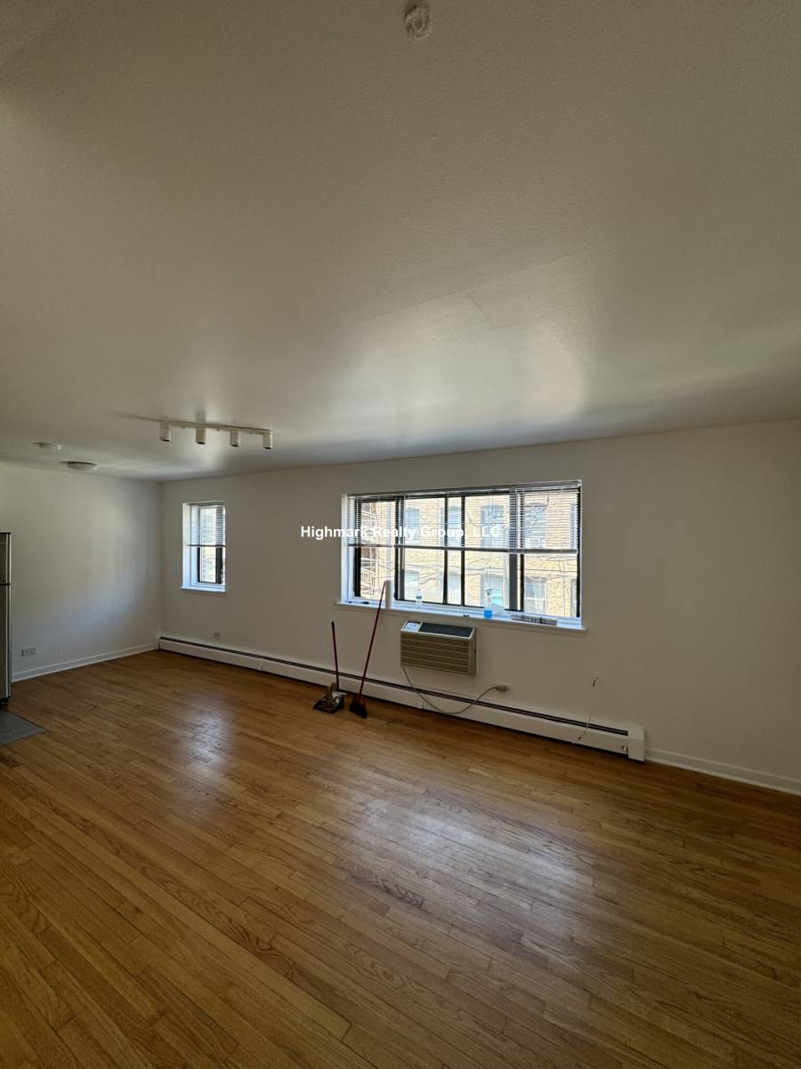 Apartment for rent at 6972 N Sheridan Rd #414, Chicago, IL 60626