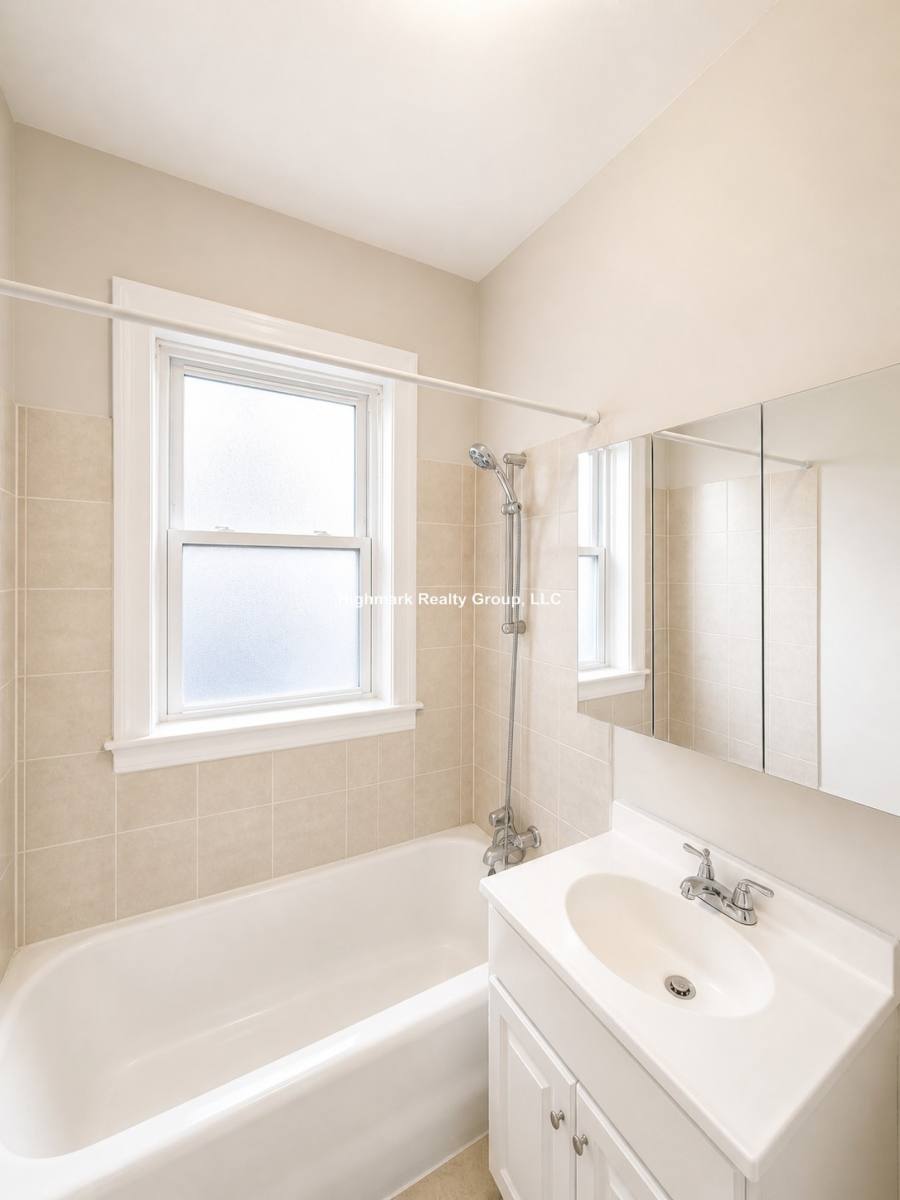 Apartment for rent at 327 Kedzie St #E2R, Evanston, IL 60202