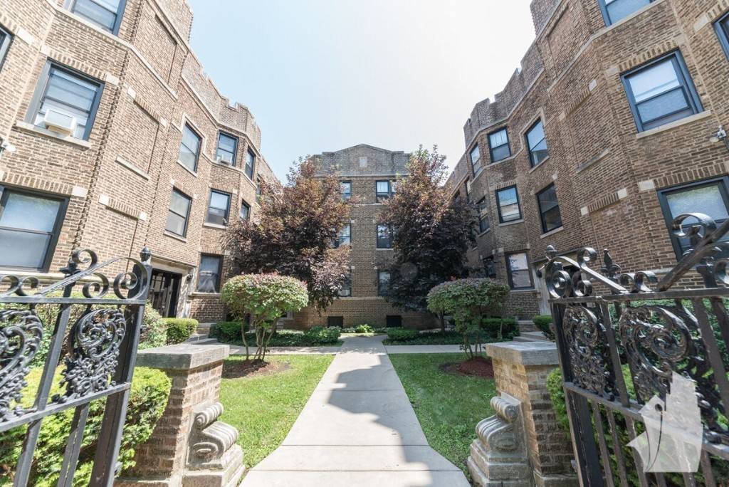 Apartment for rent at 839 Cornelia #3N, Chicago, IL 60657