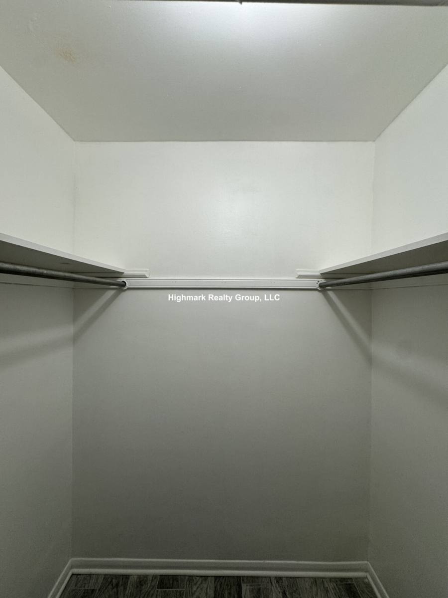 Apartment for rent at 1300 Carol St #A1E, Park Ridge, IL 60068