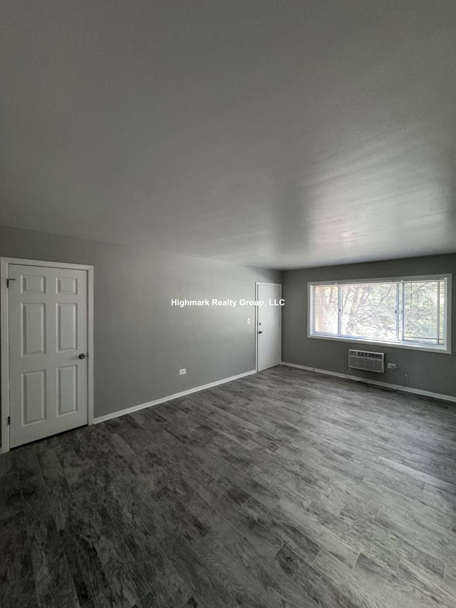 Apartment for rent at 1300 Carol St #A1E, Park Ridge, IL 60068