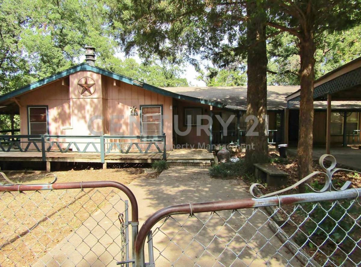 House for rent at 1117 Woodland Trail, Kemp, TX 75143