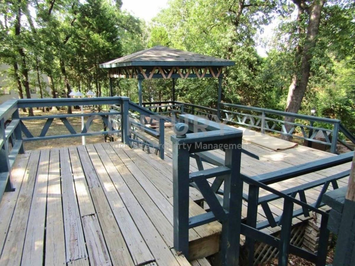 House for rent at 1117 Woodland Trail, Kemp, TX 75143