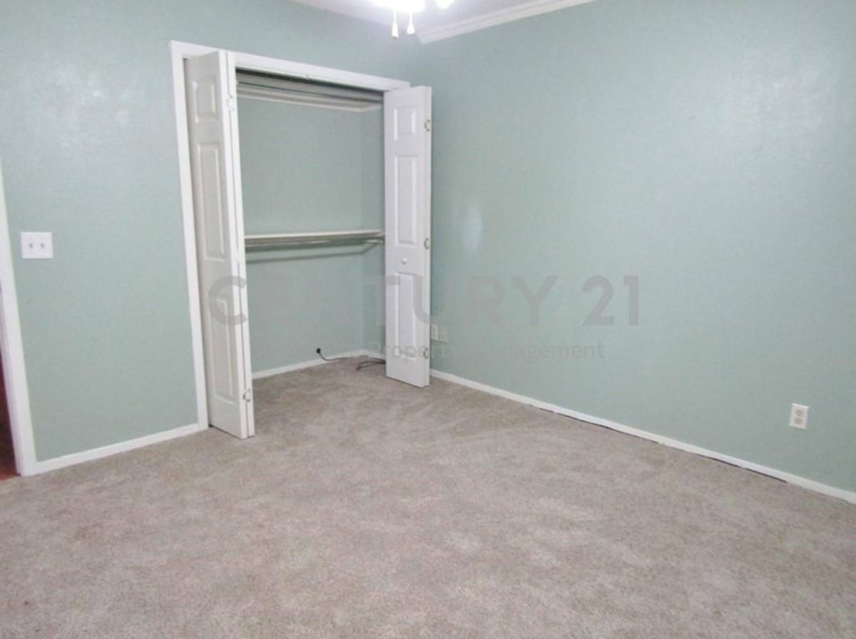 House for rent at 1117 Woodland Trail, Kemp, TX 75143