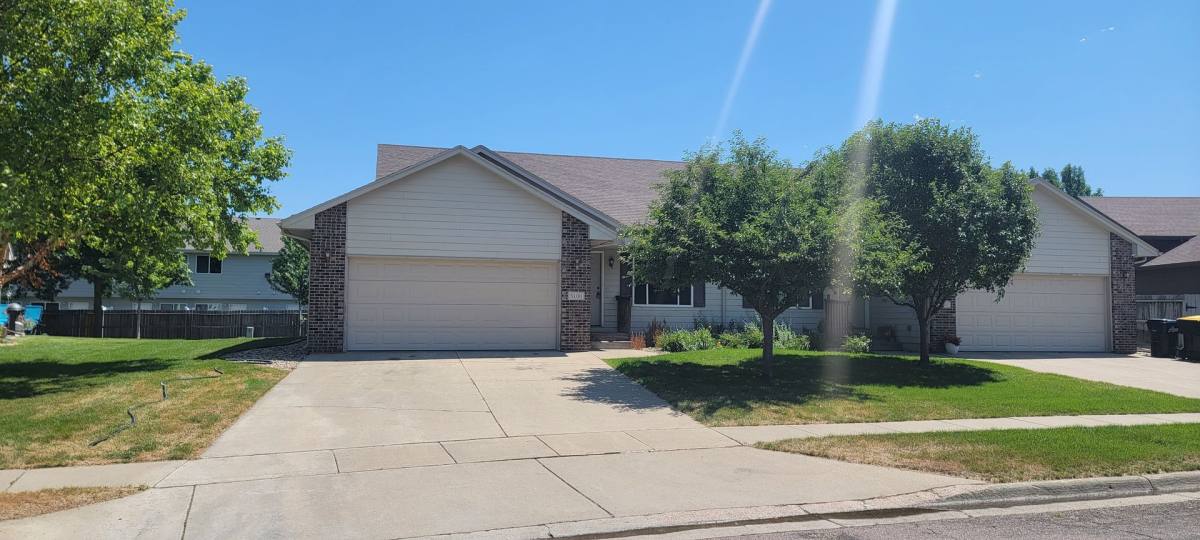 Townhouse for rent at 5006 S Baneberry Ave, Sioux Falls, SD 57105