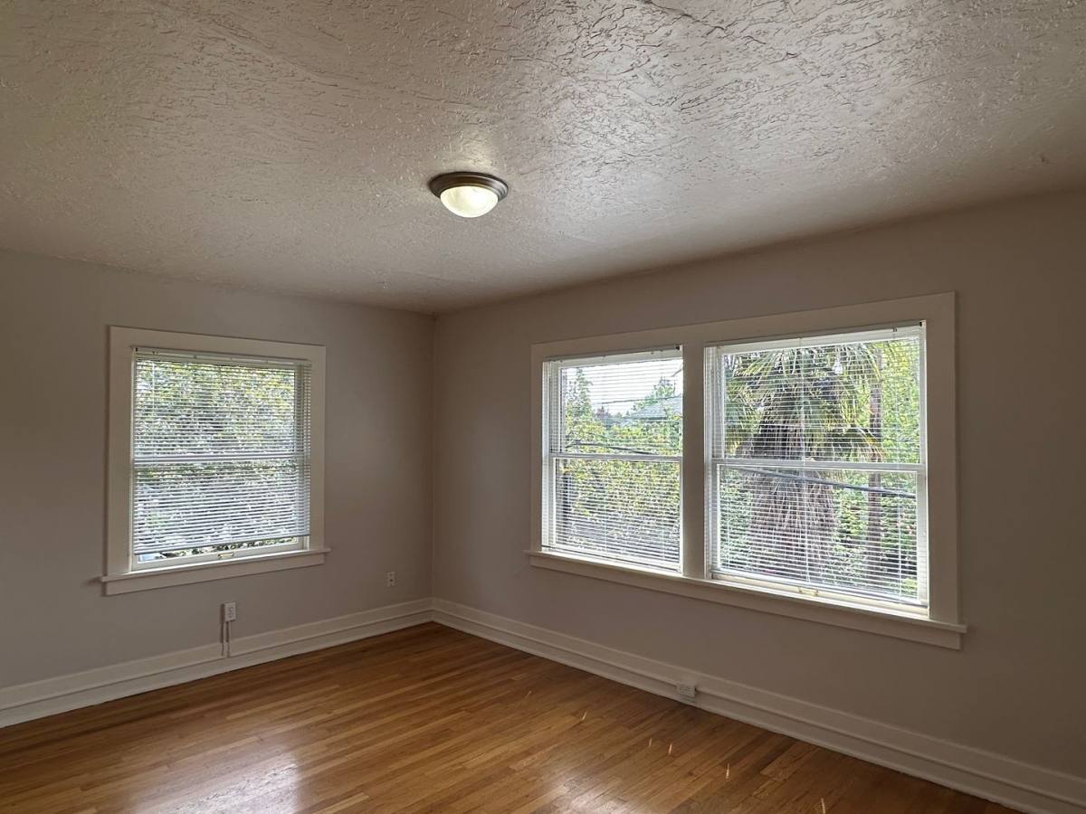 Apartment for rent at 630 NE Lawrence Ave, Portland, OR 97232