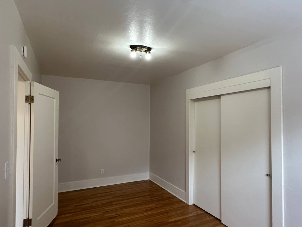 Apartment for rent at 630 NE Lawrence Ave, Portland, OR 97232
