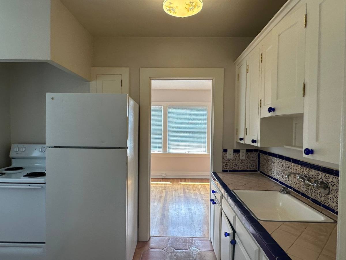 Apartment for rent at 630 NE Lawrence Ave, Portland, OR 97232