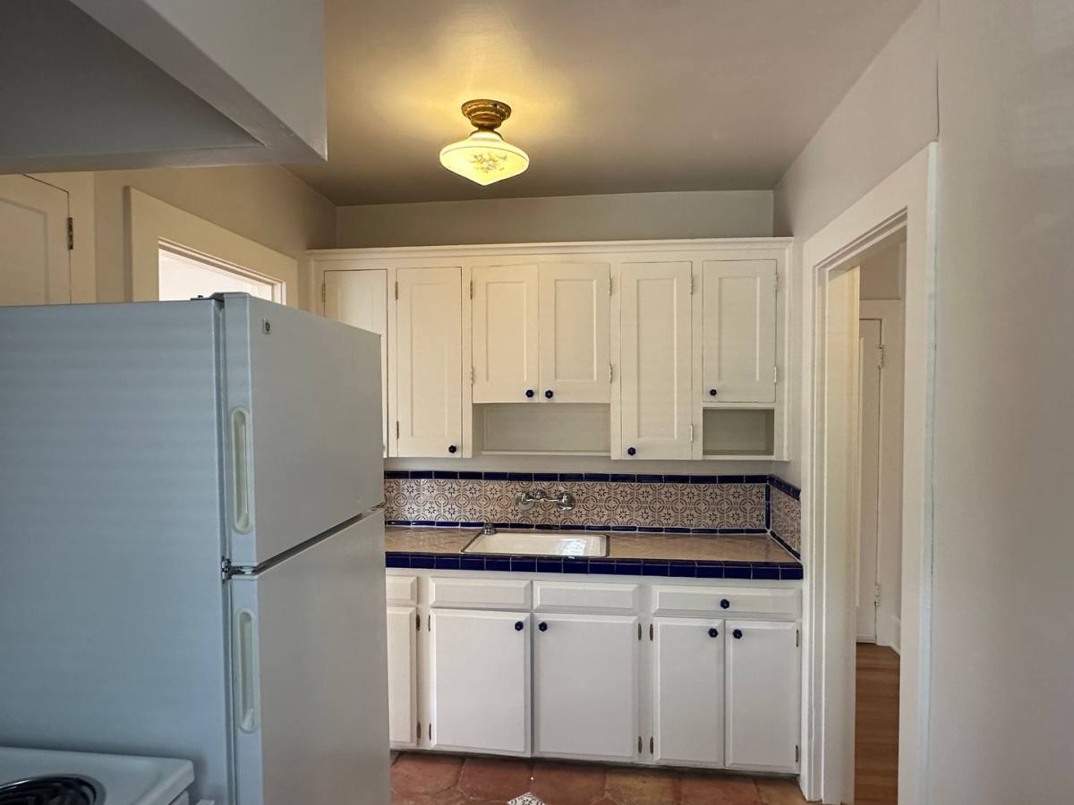 Apartment for rent at 630 NE Lawrence Ave, Portland, OR 97232