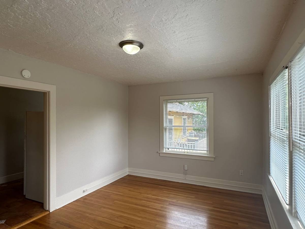 Apartment for rent at 630 NE Lawrence Ave, Portland, OR 97232