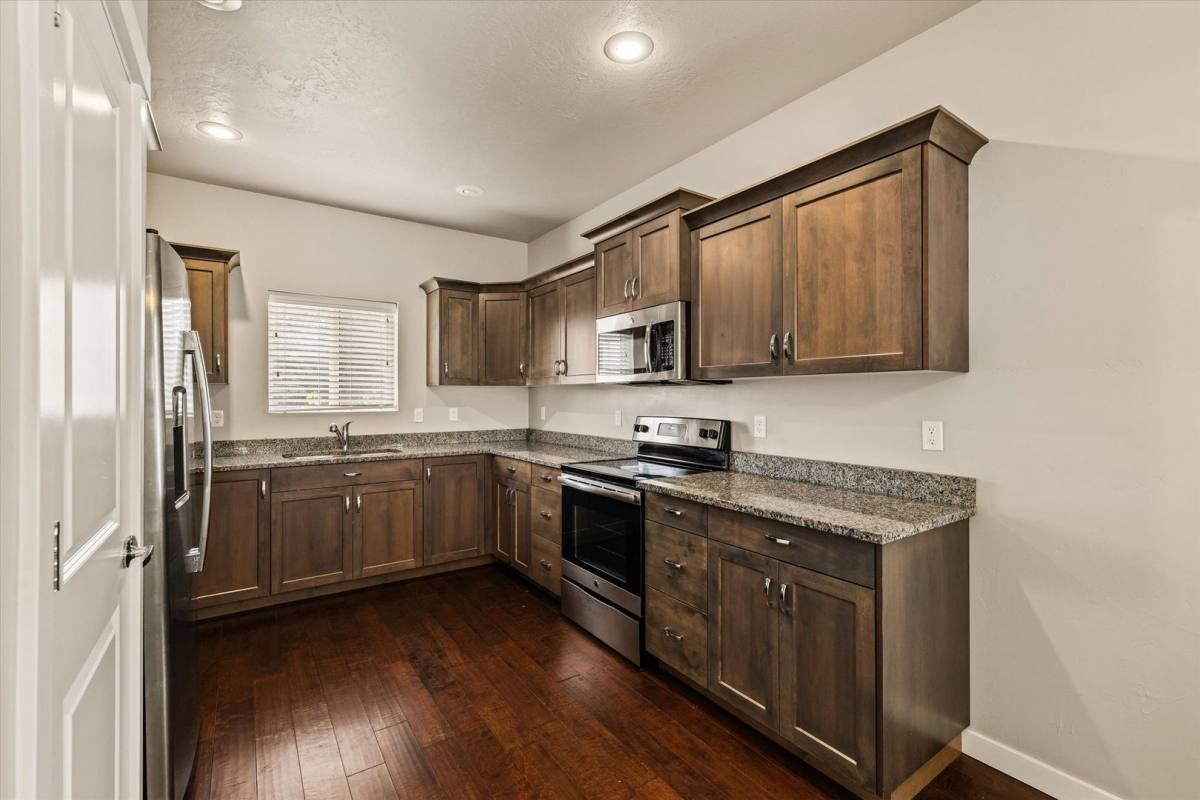 Apartment for rent at 352 E Idaho St, Eagle, ID 83616